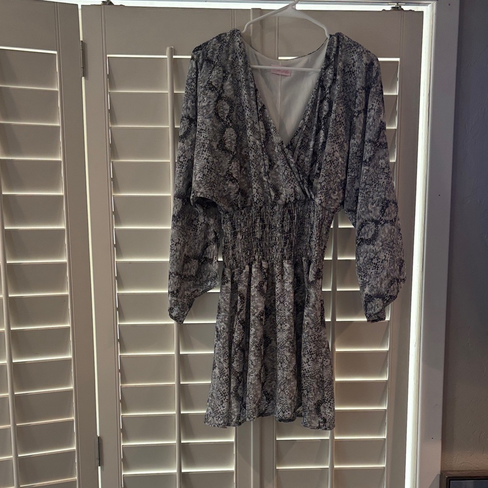 Pink Lily Gray Snake Print Long Sleeve Dress